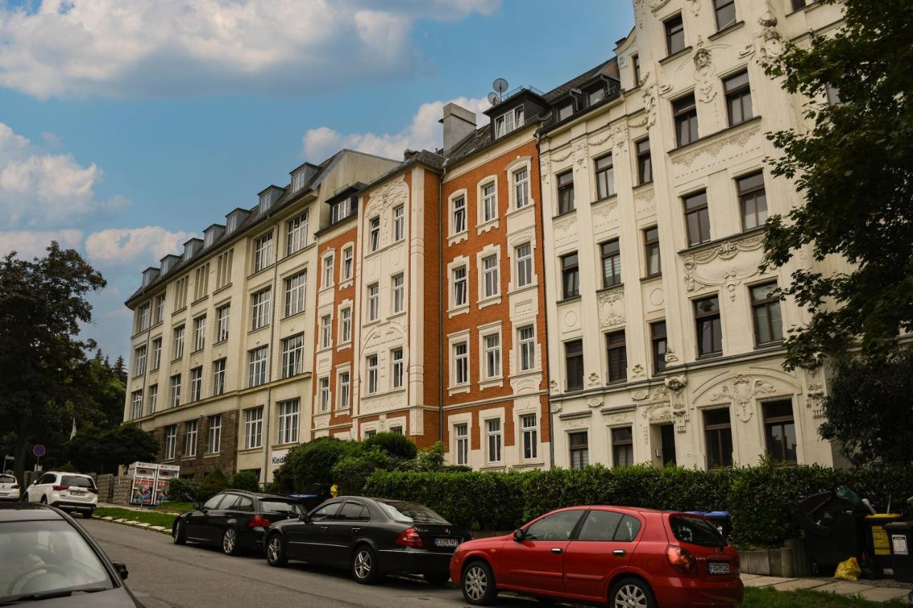 Moderne Ferienwohnung In Direkter Naehe Zur Uni, Netflix Gratis, Wlan, Waschmaschine, Geschirrspueler, Zentrum, Chemnitz Esterno foto